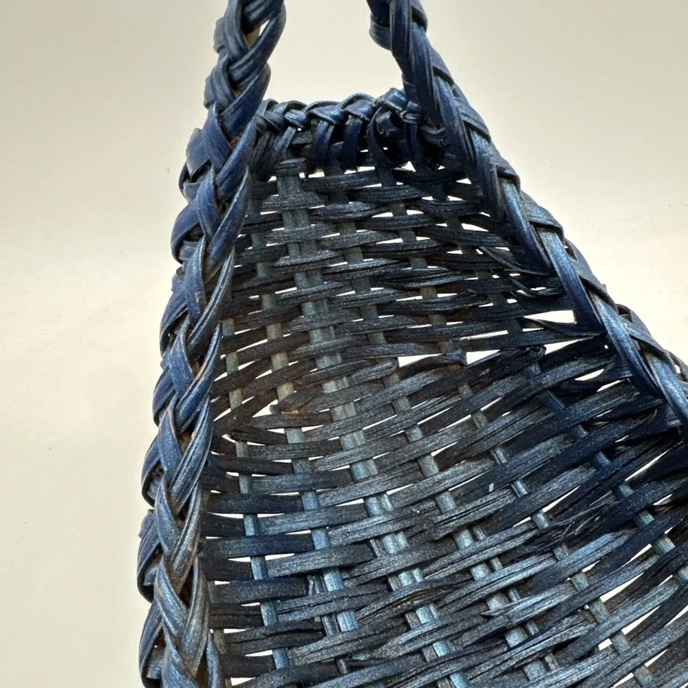 Vintage‎ Blue Duck Bird Wicker Basket with handle 13.5